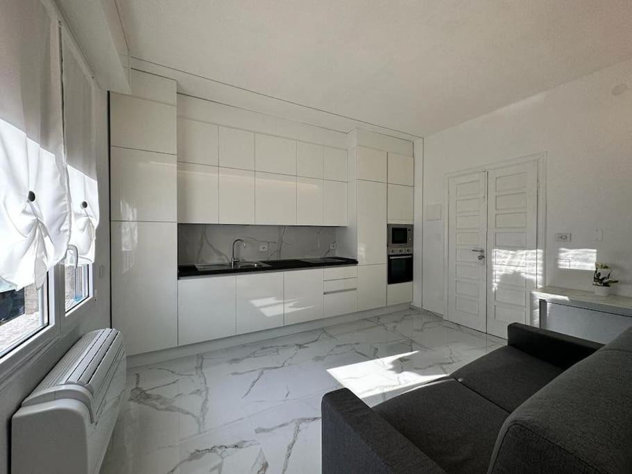Suite Aurora Luxury In The Center Of Сан Ремо Екстериор снимка