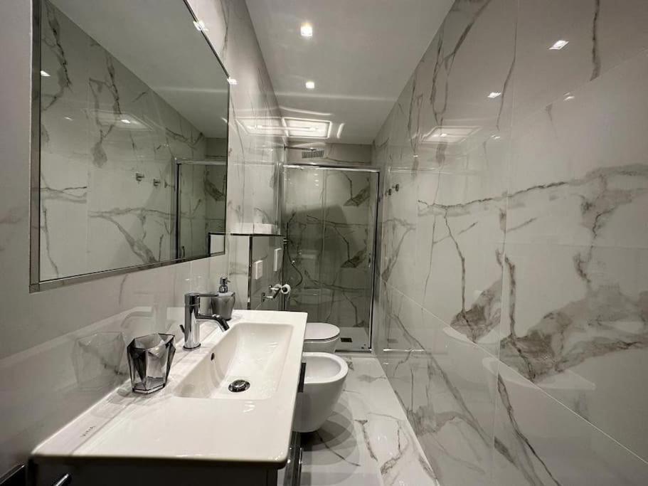 Suite Aurora Luxury In The Center Of Сан Ремо Екстериор снимка